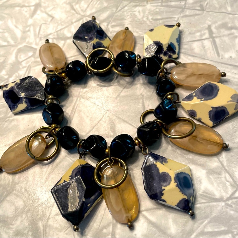 Lovely Bracelet with Dangling Beads
